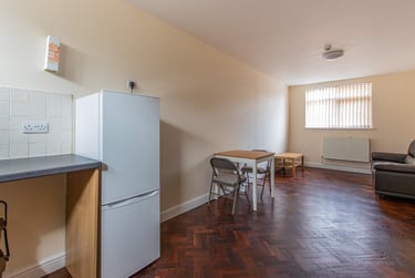 1 bed house, Newport Road, Roath, Cardiff, CF241AH - Image 3